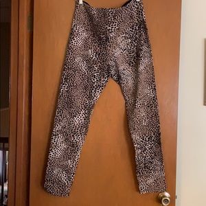 Leopard print leggings